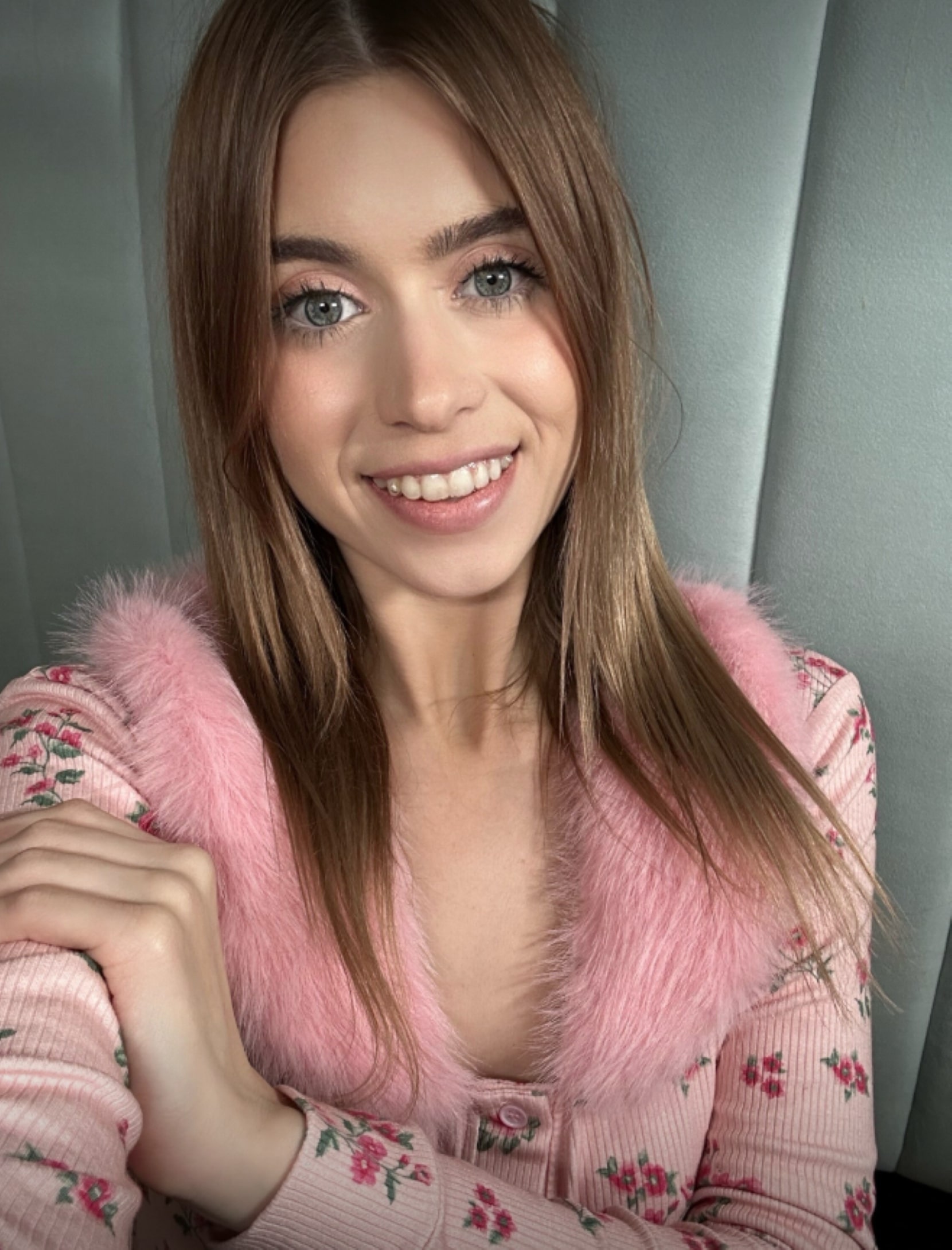 Look at sexy babe Jill Kassidy's lovely selfies in different attire
