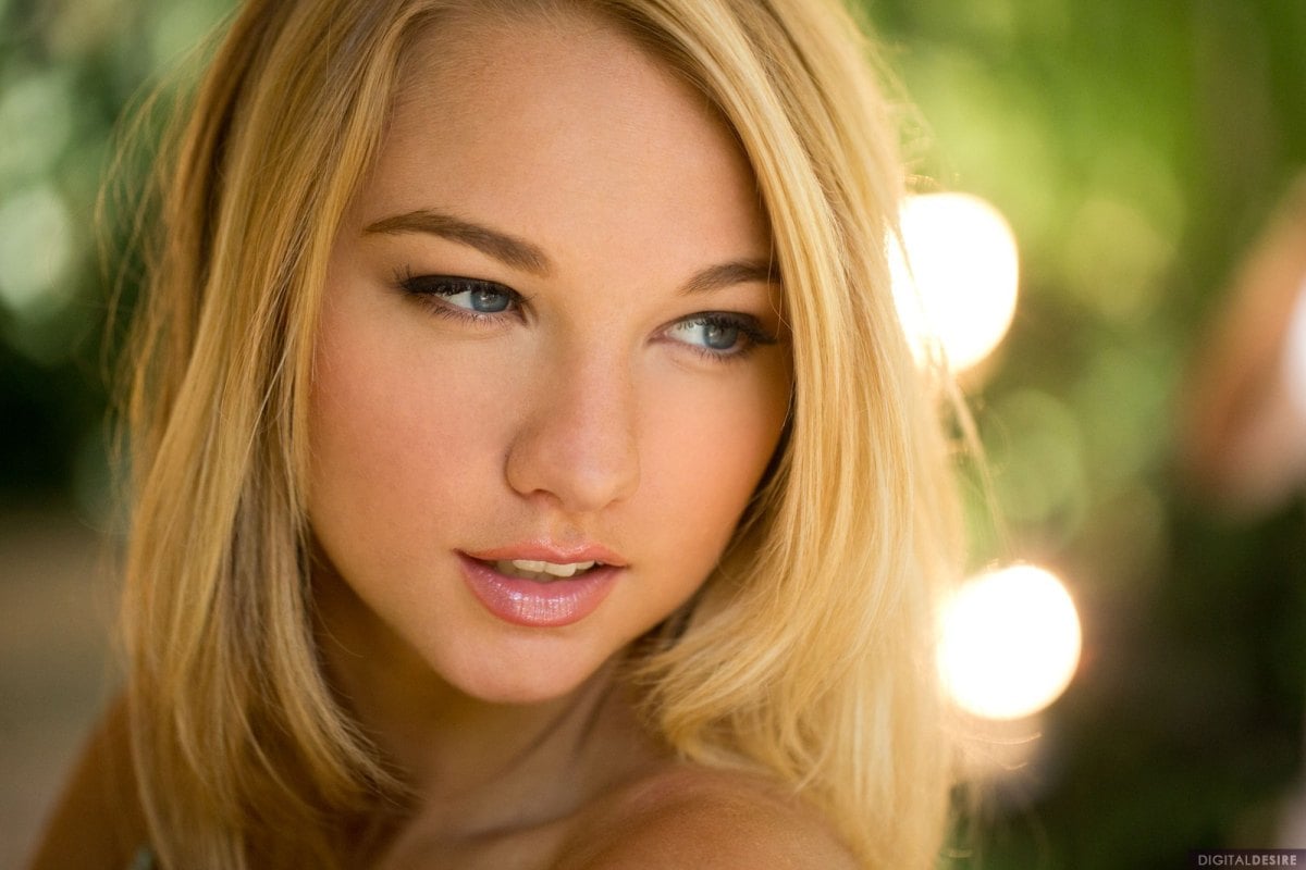 Lily Ivy in sexy babydoll getting naked