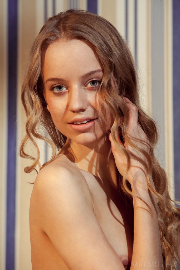Kimberly Kace - Drinking hot cocoa and getting naked gives her pleasure