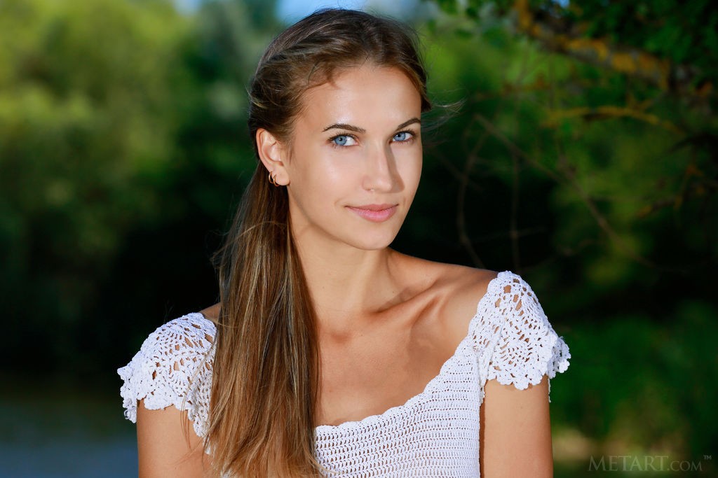Milenia - Smoking hot barely legal teen trying out some clothes