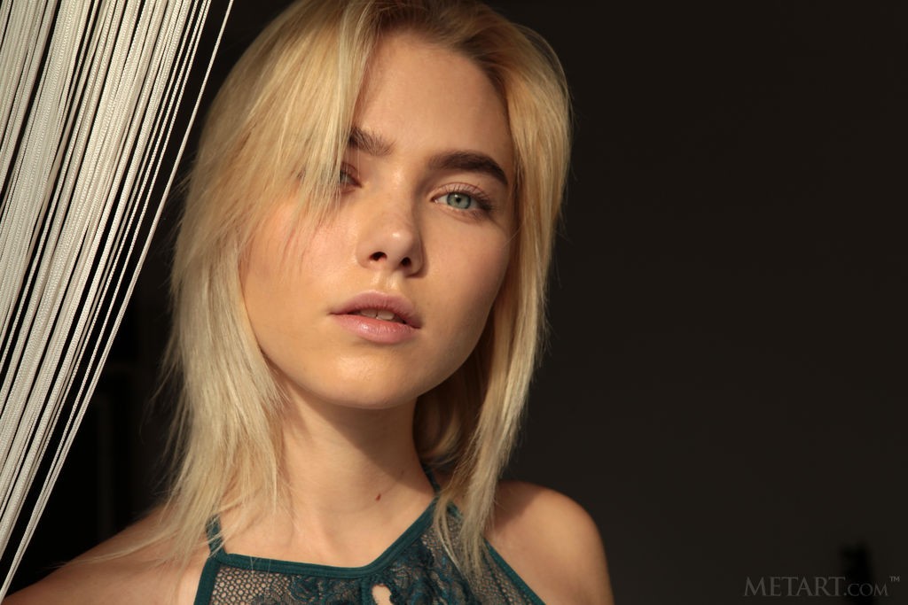 Scarlet - Her blue eyes and gorgeous natural tits will seduce you