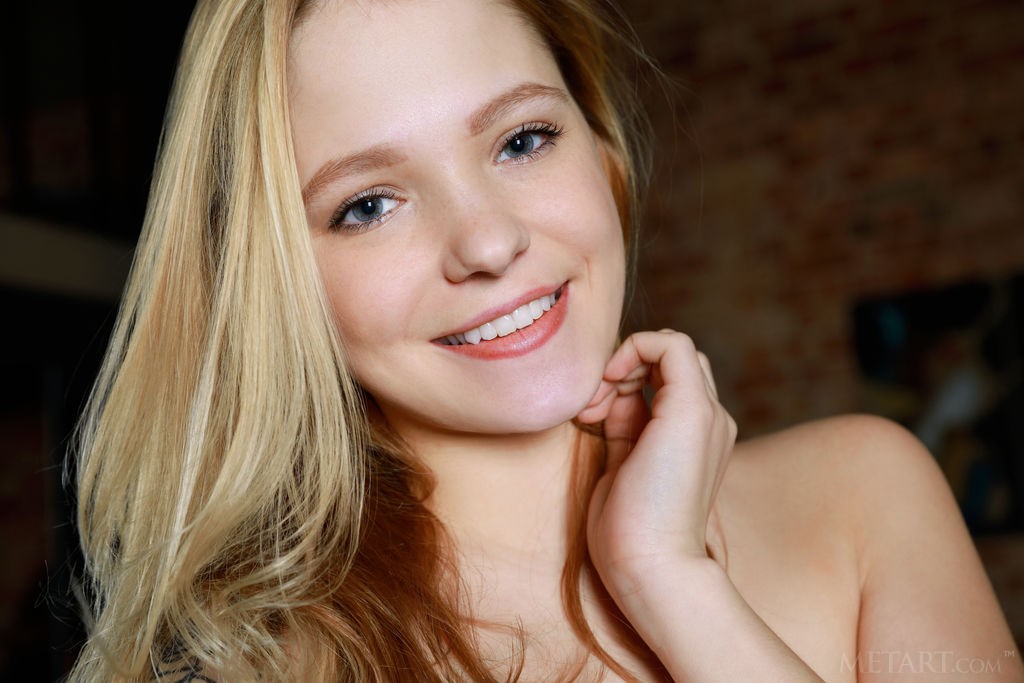 Mia Chance - Flashing her pussy and ass with a big smile on her face