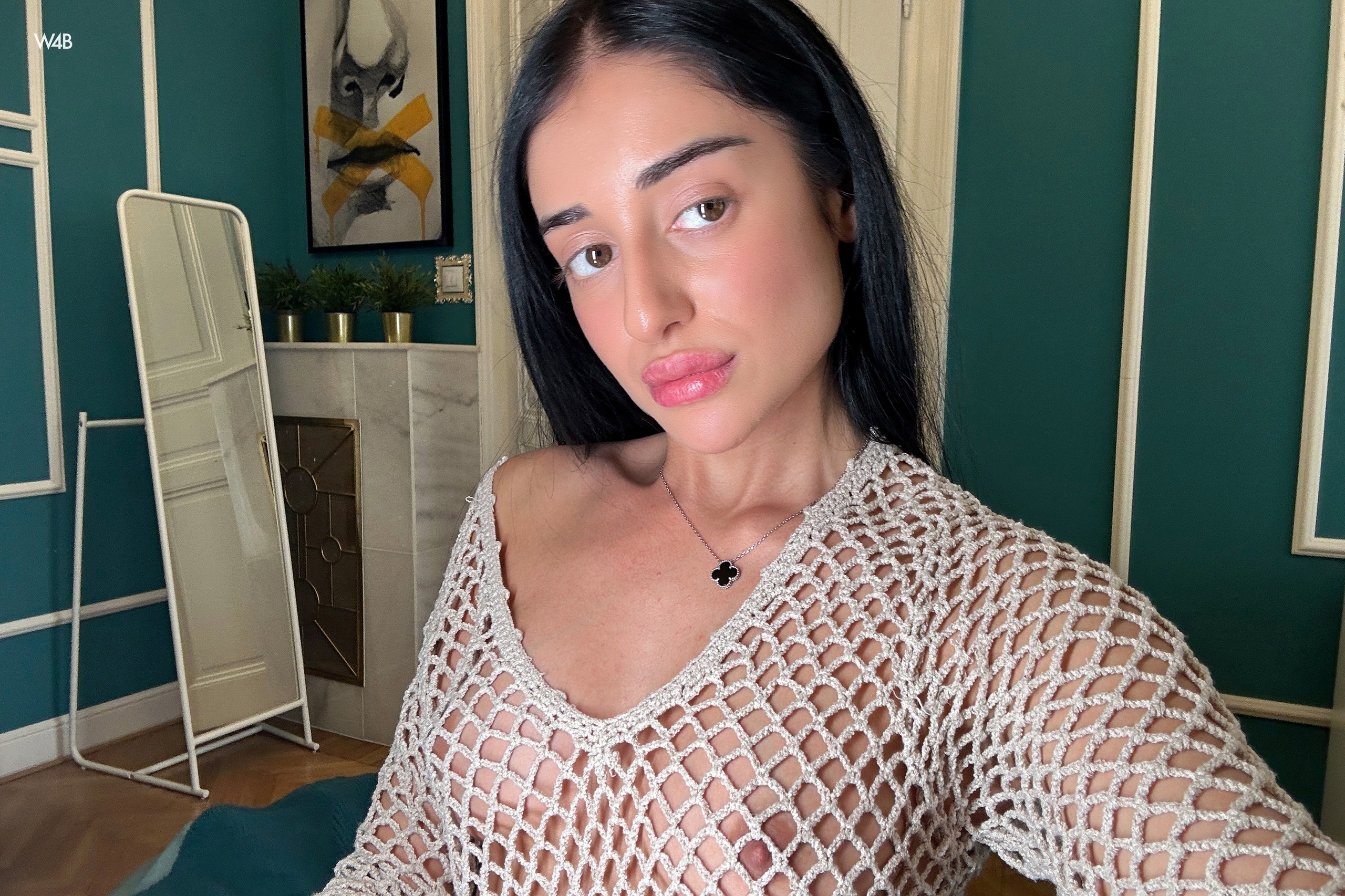 Ara Mix In Selfie Pics With Masturbation - Watch4Beauty