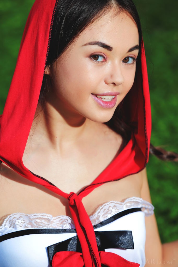 Li Moon - Little Red Riding Hood shows her very tight, shaved pussy