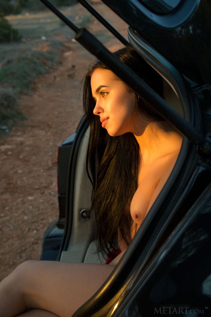 Venice Lei - She unwinds by enjoying her coffee naked and outdoors