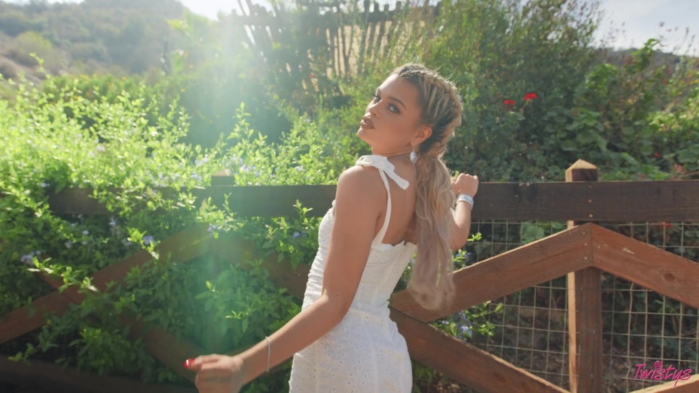 Destiny Cruz showing her country side as the Lady of the Canyon