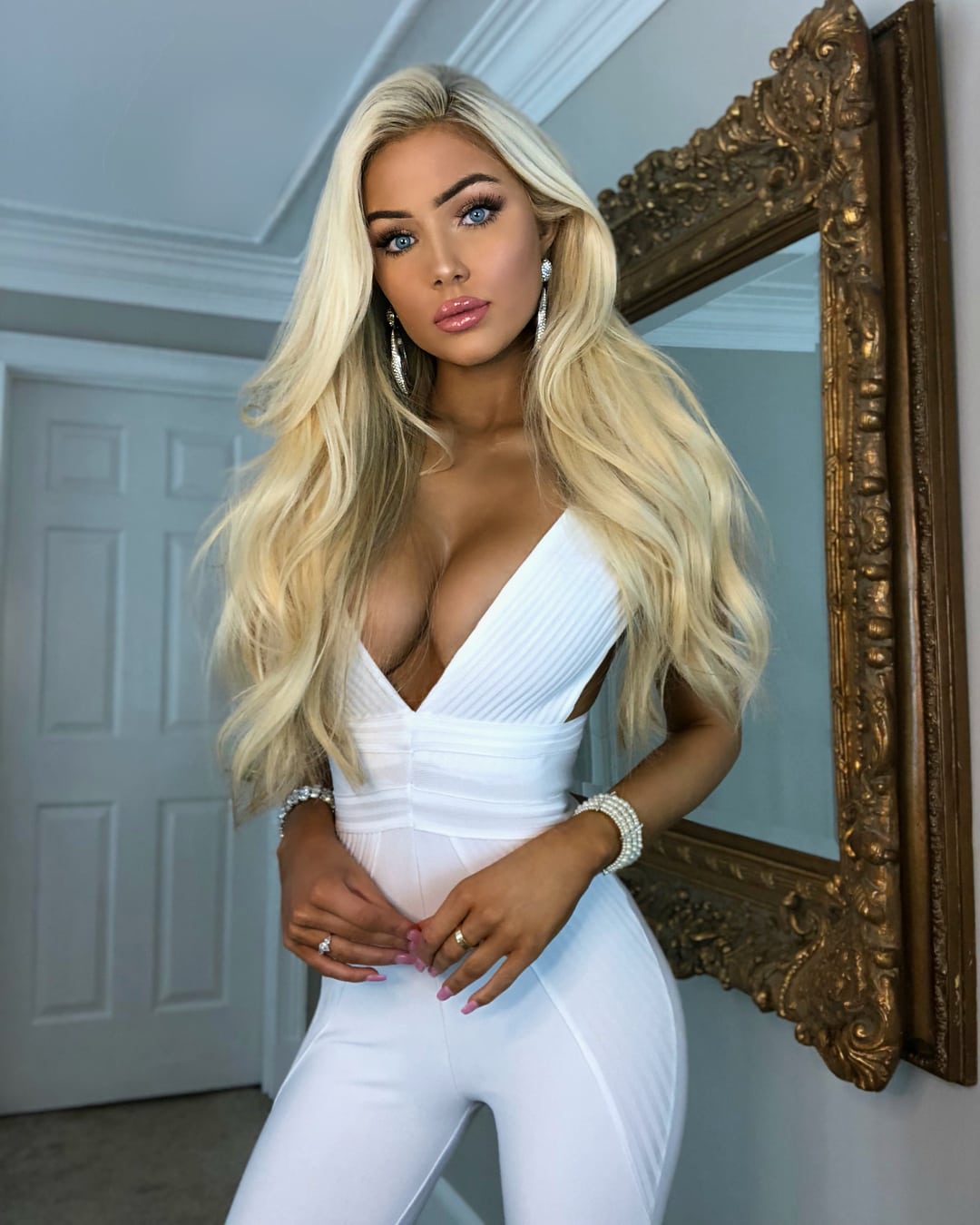 Czech beauty and miss Georgia Katerina Rozmajzl